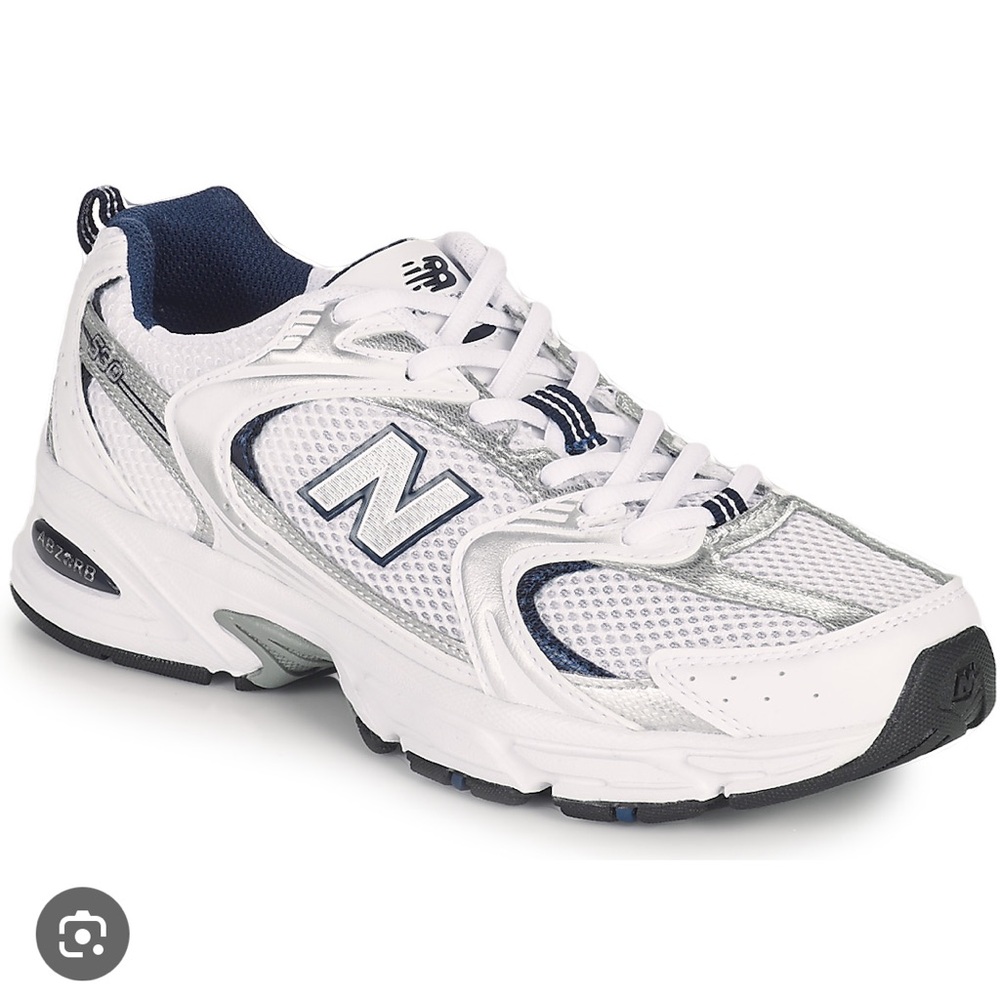 New Balance 530 Navy White and Silver - Lightly worn Size 8.5